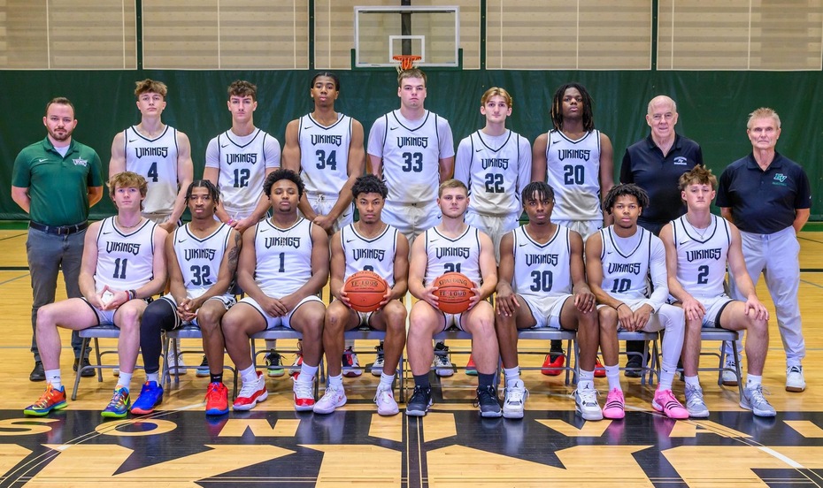 Men's basketball 2023-24 team photo