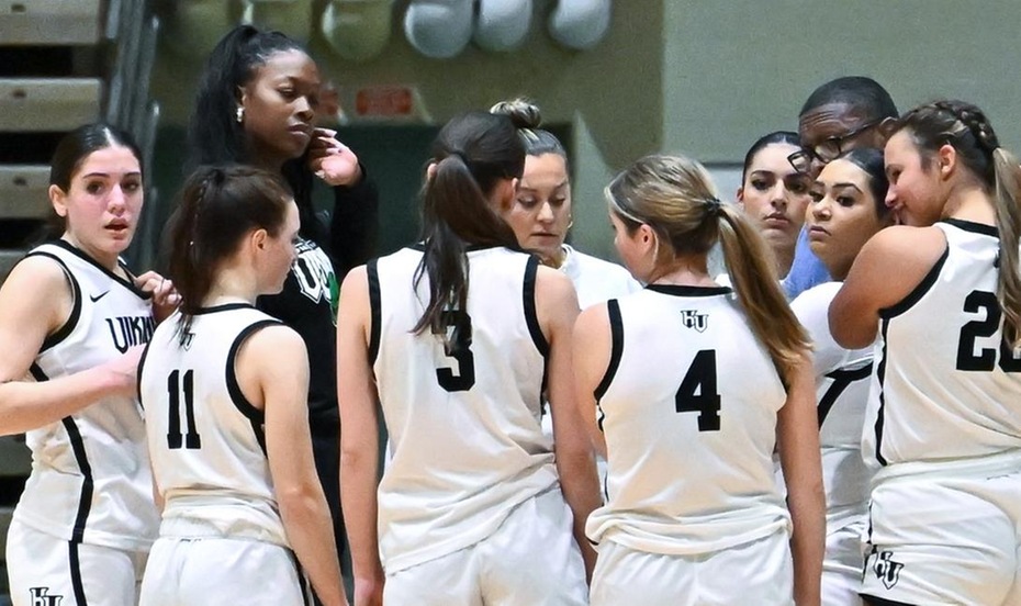 Women's Basketball Defeated in Quarterfinals by MVCC